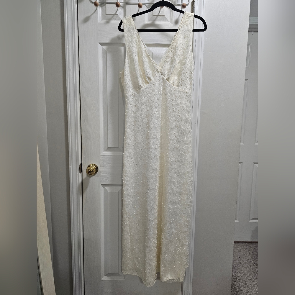 Chic Cream Lace Wedding Dress